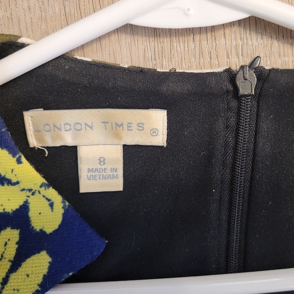 Dress - Picture 3 of 3